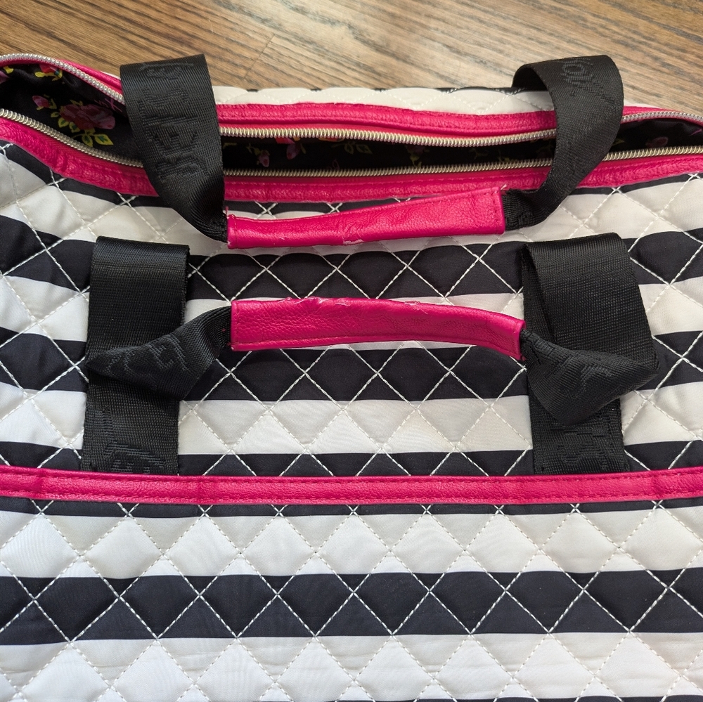 Betsey Johnson Quilted Weekender - Picture 16 of 16